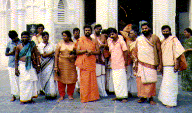 devotees1.gif (56575 bytes)