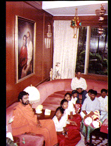 devotees3.gif (105311 bytes)